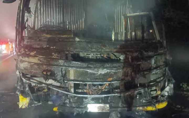 চট্টগ্রামের  রাউজানে বাস-সিএনজি মুখোমুখি সংঘর্ষে নিহত ১