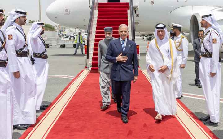 কাতার পৌঁছালেন পাকিস্তানের প্রধানমন্ত্রী