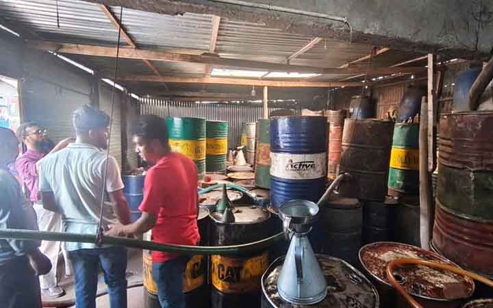 বেলকুচিতে ১৭৪৪ লিটার ডিজেল জব্দ, ব্যবসায়ীকে সাজা