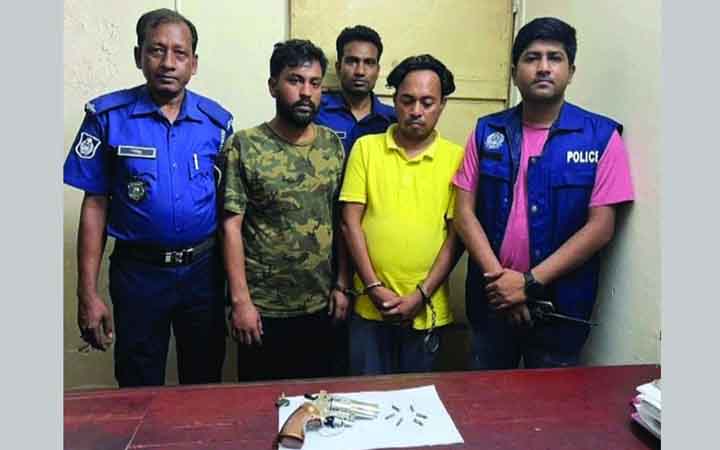 কেরানীগঞ্জে বিদেশি রিভলবার ও গুলিসহ গ্রেপ্তার তিন
