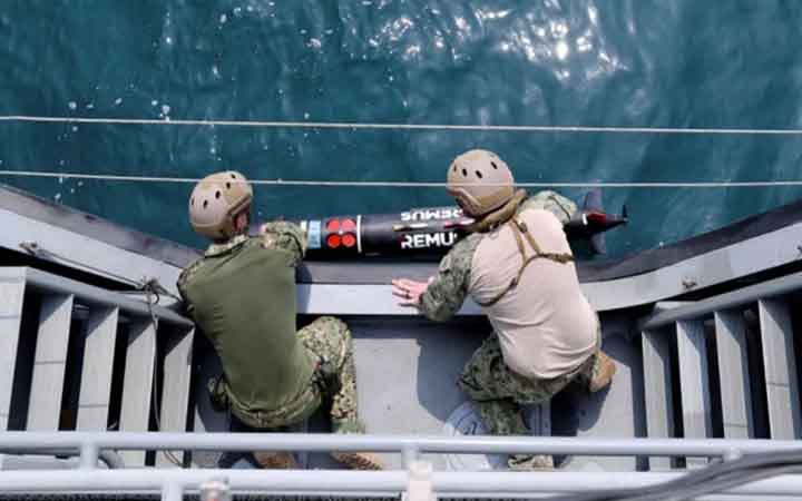 হরমুজ প্রণালিতে মাইন অপসারণ করতে সময় লাগবে ৬ মাস