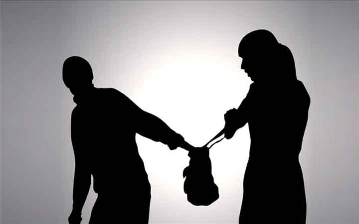 ডেমরায় ফ্লেক্সিলোড ব্যবসায়ীকে কুপিয়ে ২ লাখ টাকা ছিনতাই