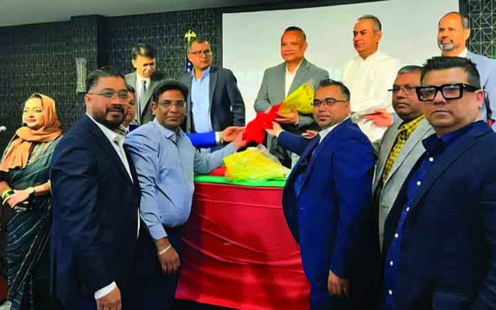 আমেরিকায় ড. জিয়াউদ্দিন হায়দারকে সংবর্ধনা দিল ‘সেভ বাংলাদেশ’