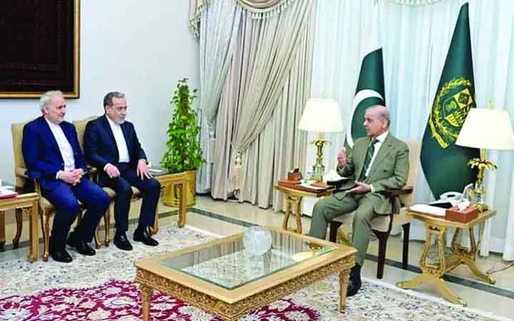 ওমান সফর শেষে আবার পাকিস্তানে যেতে পারেন ইরানের পররাষ্ট্রমন্ত্রী