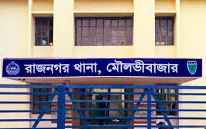 কাউয়াদিঘী হাওরে ধানবোঝাই নৌকাডুবি, প্রাণ গেল শ্রমিকের