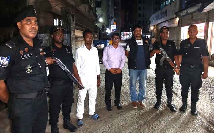 নোয়াখালীর বেগমগঞ্জে  স্মার্টফোনে জুয়া খেলায় যুবকের জেল-জরিমানা