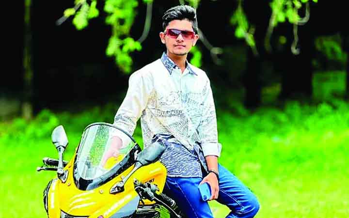 ছেলের আবদার মিটাইতেই বাইকটা কিনে দিছিলাম, দুর্ঘটনায় গেল প্রাণ
