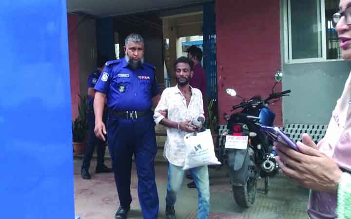 কুমিল্লার  লাকসামে ওয়ারেন্টভুক্ত পলাতক আসামি গ্রেপ্তার