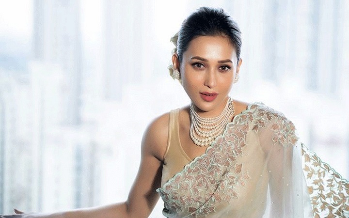 মিমির বিরুদ্ধে এফআইআরে স্থগিতাদেশ