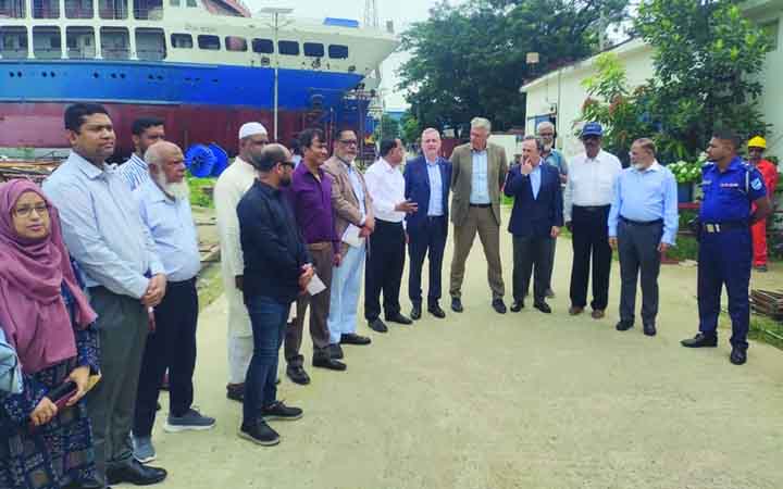 নারায়ণগঞ্জে জাহাজ নির্মাণ শিল্পের সক্ষমতার প্রশংসা করলেন ইইউ রাষ্ট্রদূত