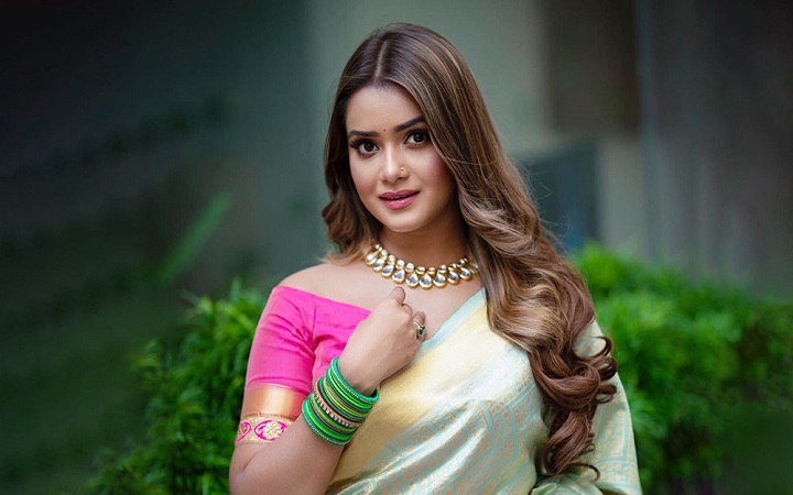 প্রতারণার মামলায় তানজিন তিশাকে আদালতে হাজিরের নির্দেশ
