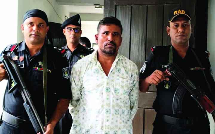 ব্রাহ্মণবাড়িয়ায় শীর্ষ সন্ত্রাসী ‘শফিক ডাকাত’ গ্রেপ্তার, এলাকায় স্বস্তি
