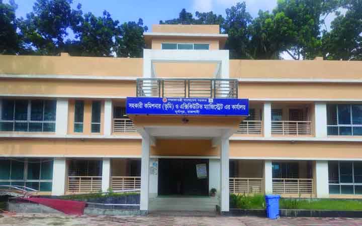 দালালমুক্ত দুর্গাপুর ভূমি অফিস, বেড়েছে সেবার মান