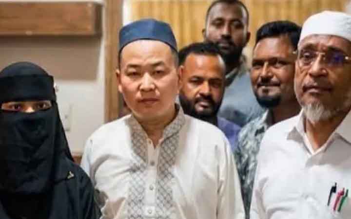 প্রেমের টানে নেত্রকোনায় চীনা যুবক, ধর্মান্তরিত হয়ে করলেন বিয়ে