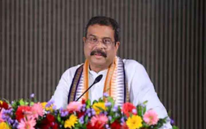 শিক্ষামন্ত্রীর দায়িত্ব ছাড়ার কারণ জানালেন ধর্মেন্দ্র প্রধান