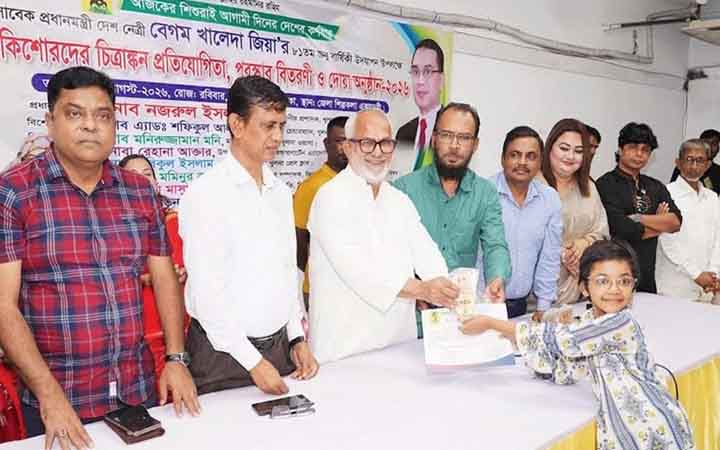 খালেদা জিয়ার হাত ধরেই দেশে গণতন্ত্র প্রাতিষ্ঠানিক রূপলাভ করে : কেসিসি প্রশাসক