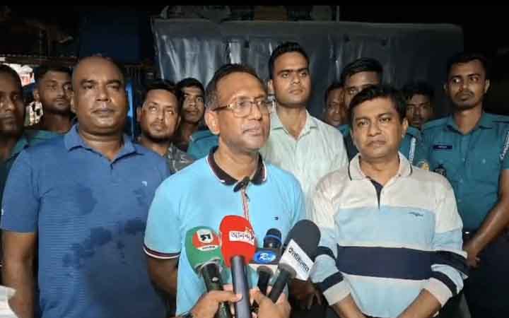 টঙ্গীর মাজার বস্তির শতাধিক ঘরে মাদক কারবার, অসংখ্য সুড়ঙ্গ : পুলিশ