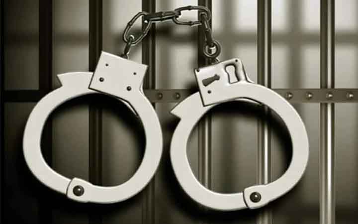 বাঞ্ছারামপুরে প্রাইভেটকারের মিলল ৮ কেজি গাঁজা, আটক ২