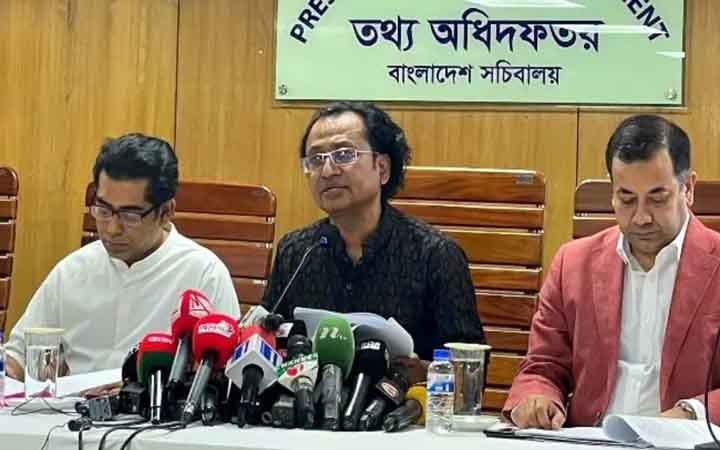 ব্যাটারিচালিত রিকশার জন্য দ্রুত নীতিমালা তৈরি করা হচ্ছে : তথ্য উপদেষ্টা