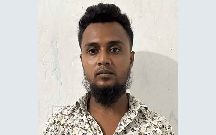 আদালতকে কটূক্তি, অস্ত্র মামলার আসামির ২ মাসের সশ্রম কারাদণ্ড