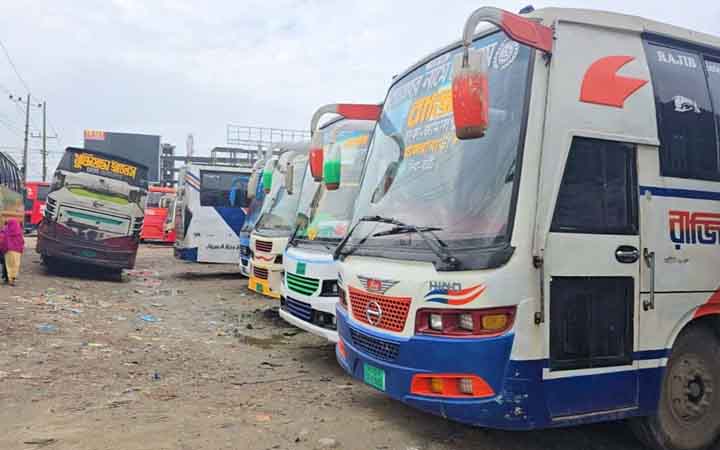 জামালপুর-ঢাকা রুটে বাস চলাচল বন্ধ, ভোগান্তিতে যাত্রীরা