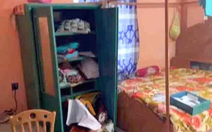 ৫ দিন পর বাসায় ফিরে দেখেন আলমারি ভাঙা, ২৫ ভরি স্বর্ণ উধাও
