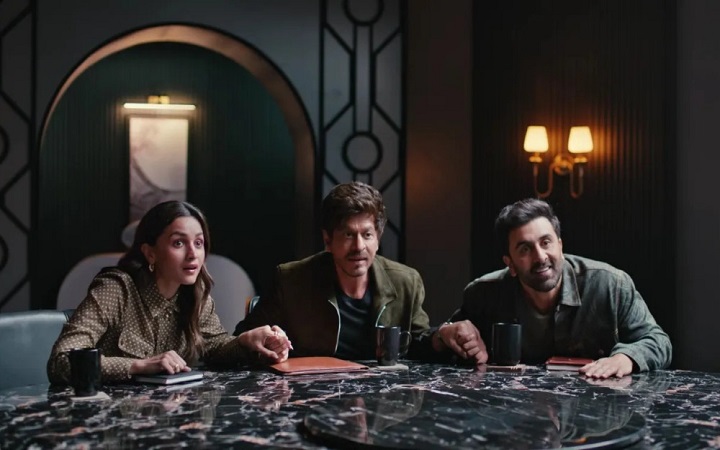 এক বিজ্ঞাপনে শাহরুখ-আলিয়া-রণবীর, নতুন বিজ্ঞাপনে ভক্তদের একটাই দাবি