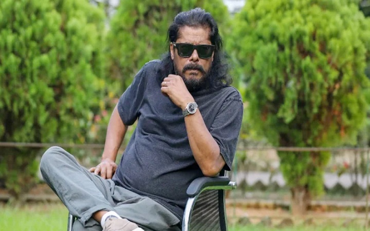 আমি সমাজ বদলাতে আসিনি, মানুষকে আনন্দ দিতে এসেছি : জেমস