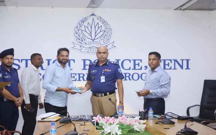 ফেনীতে ৫০ হারানো মোবাইল ফোন উদ্ধার করল পুলিশ