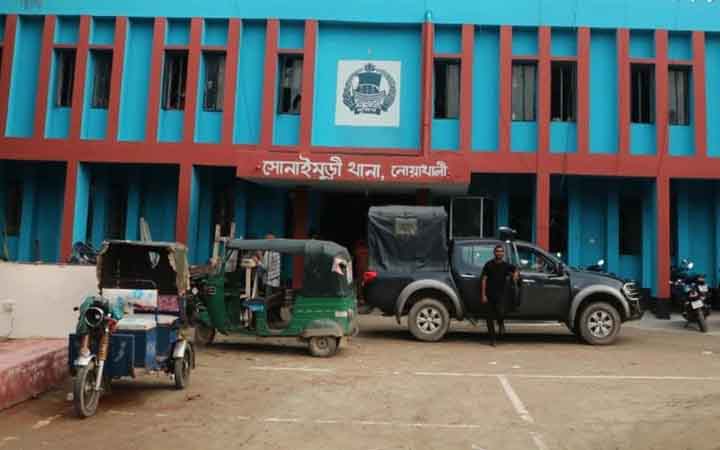 চায়ের দোকানে বসেছিলেন বৃদ্ধ, কালো পোশাকে মোটরসাইকেলে এসে গুলি