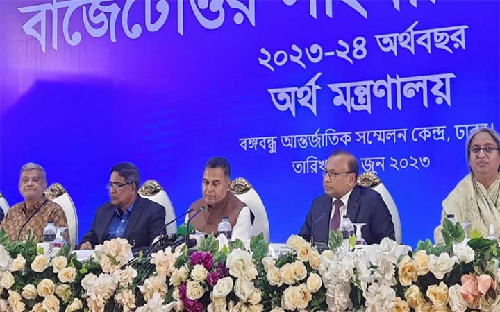 পুরো বাজেটই গরিবের জন্য উপহার : অর্থমন্ত্রী