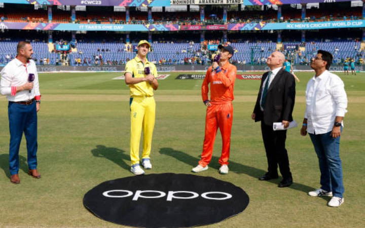 টস জিতে ব্যাটিংয়ে অস্ট্রেলিয়া