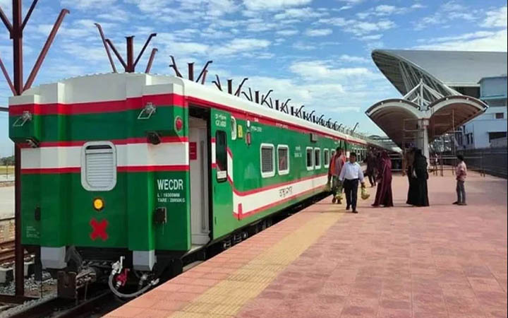 কক্সবাজার এক্সপ্রেসের প্রথম মাসে আয় ৫ কোটি টাকার বেশি