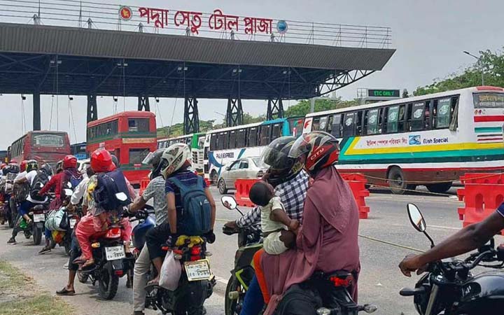 বজ্রপাতে পদ্মা সেতুর টোলপ্লাজায় ত্রুটি, তীব্র যানজট