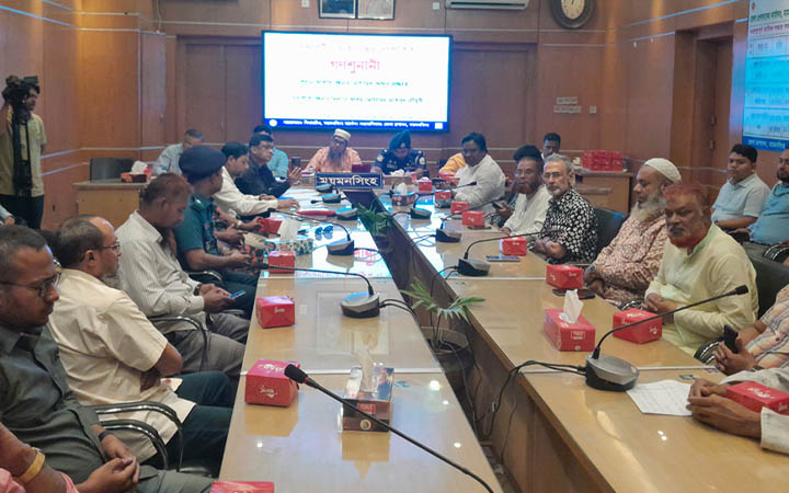 ময়মনসিংহে গণশুনানি : বিআরটিএ নিয়ে সেবাগ্রহীতাদের অসন্তোষ