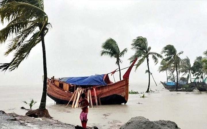 আরো দুর্বল হয়ে সিলেটে অবস্থান করছে রেমাল