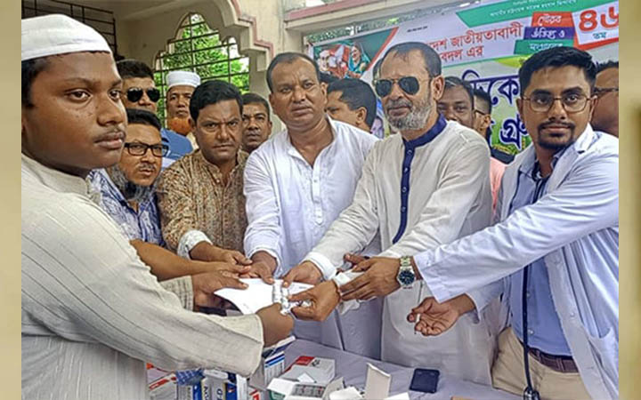 সিরাজগঞ্জে যুবদলের প্রতিষ্ঠাবার্ষিকীতে ফ্রি মেডিকেল ক্যাম্প