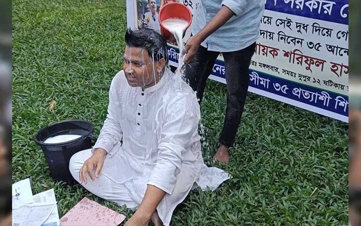 দুধ দিয়ে গোসল করে ৩৫ আন্দোলন থেকে সরে গেলেন আহ্বায়ক শুভ