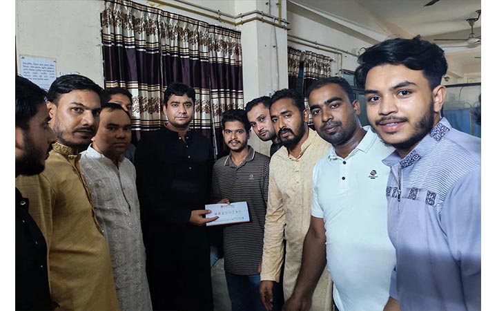 নোয়াখালীতে আহত নেতাকর্মীদের দেখতে হাসপাতালে গেলেন ছাত্রদলের সম্পাদক নাছির