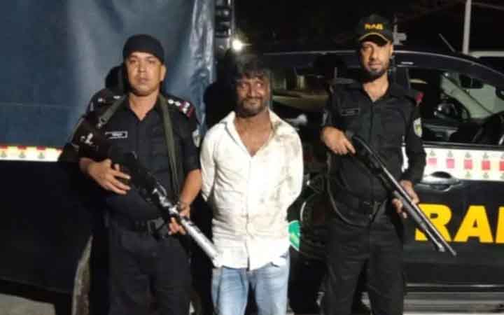 শীর্ষ সন্ত্রাসী মিন্টু মিয়া র্যা বের হাতে গ্রেফতার
