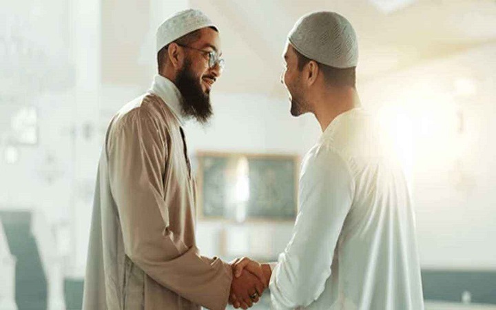 সাক্ষাতে ৪ সুন্নত: আল্লাহর ভালোবাসা লাভের সহজ উপায়