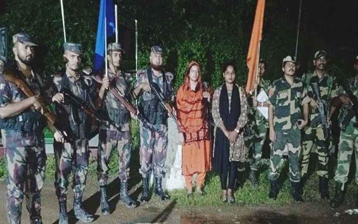 সীমান্ত দিয়ে ২ বাংলাদেশি নারীকে হস্তান্তর করল বিএসএফ