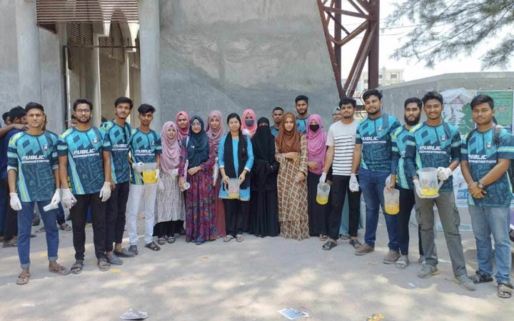 তৃষ্ণার্ত হৃদয়ে শীতলতা ফিরাতে পাবিপ্রবি শিক্ষার্থীদের ফ্রি শরবত বিতরণ