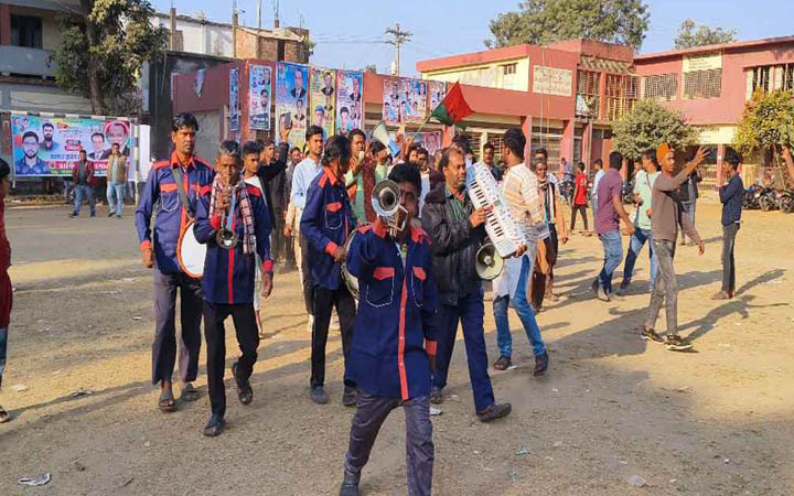 ঢাক ঢোল পিটিয়ে কালিয়াকৈরে বিএনপির কর্মী সভা