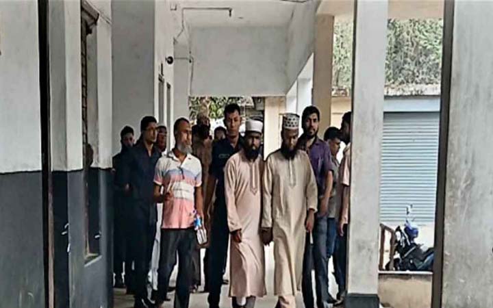 প্রশ্নপত্র ফাঁসের চেষ্টা: শিক্ষক ও শিক্ষার্থীকে কারাগারে প্রেরণ
