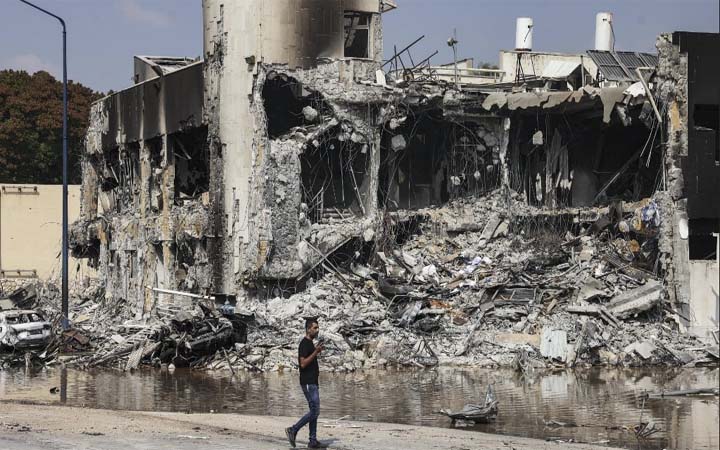 হামাসের হামলায় ইসরায়েলে নিহতের সংখ্যা বেড়ে ৭০০