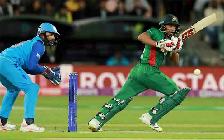 ১০ রান হতে না হতেই সৌম্য-লিটন-শান্ত সাজঘরে