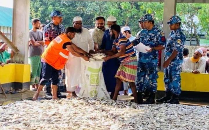 চাঁদপুরে ৬ হাজার কেজি জাটকা জব্দ