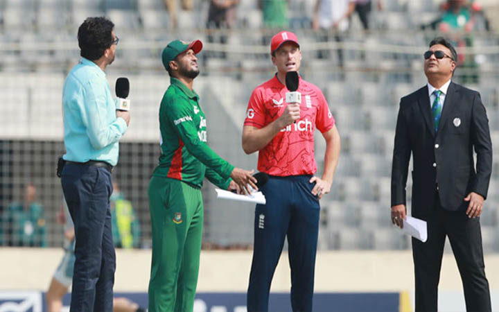 টসে জিতে ফিল্ডিংয়ে বাংলাদেশ, বাদ মাহমুদউল্লাহ