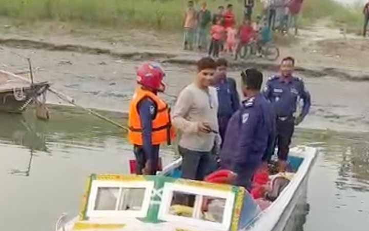 মুন্সিগঞ্জে পুলিশের সঙ্গে নৌ-ডাকাত দলের বন্দুকযুদ্ধ